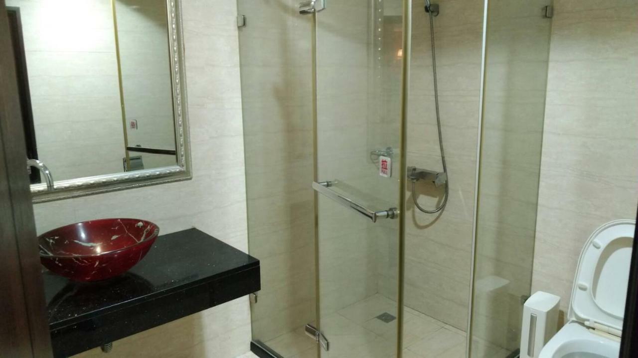 Schoen Hotel Kaohsiung Extérieur photo